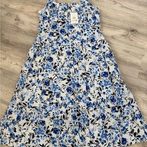 Cotton Floral Blue and White Women’s  Dress with Pockets Brand New With Tags